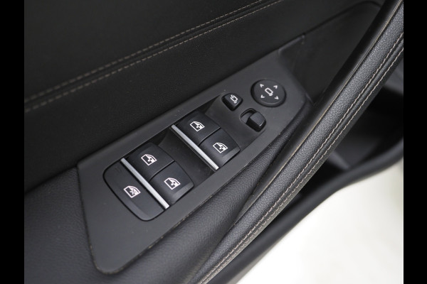 BMW 5 Serie Touring 530e xDrive | Leder | Trekhaak | Camera | Adaptive Cruise | Stoelverwarming | DAB | Carplay