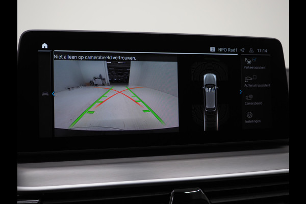 BMW 5 Serie Touring 530e xDrive | Leder | Trekhaak | Camera | Adaptive Cruise | Stoelverwarming | DAB | Carplay