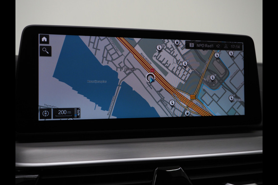 BMW 5 Serie Touring 530e xDrive | Leder | Trekhaak | Camera | Adaptive Cruise | Stoelverwarming | DAB | Carplay