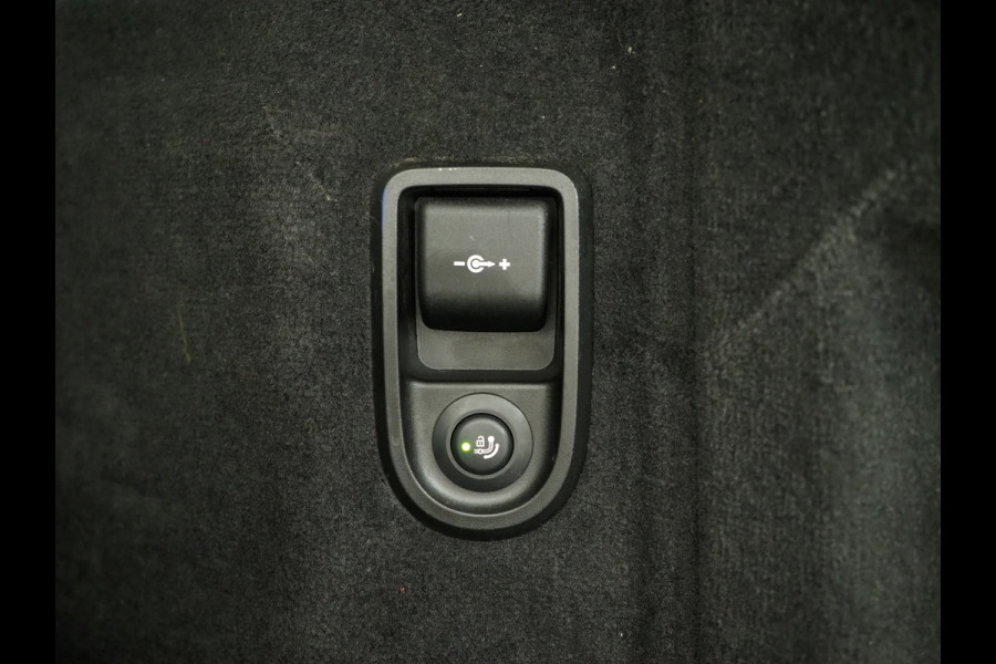 BMW 5 Serie Touring 530e xDrive | Leder | Trekhaak | Camera | Adaptive Cruise | Stoelverwarming | DAB | Carplay