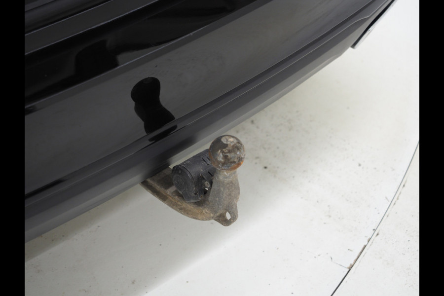 BMW 5 Serie Touring 530e xDrive | Leder | Trekhaak | Camera | Adaptive Cruise | Stoelverwarming | DAB | Carplay