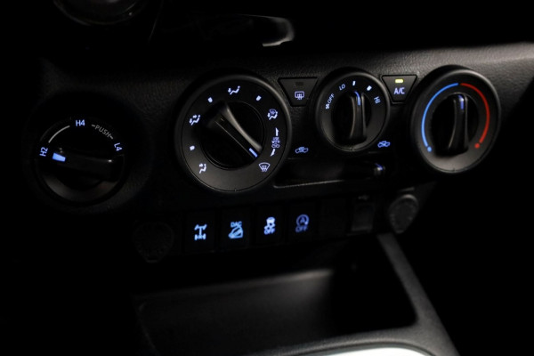 Toyota Hilux 2.4 D-4D-F 150pk E6 4WD 4x4 Xtra Cab Professional Trekhaak 3500kg 01-2019