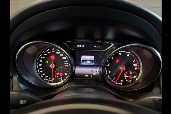 Mercedes-Benz CLA-Klasse 180 Business Solution Automaat | Camera | Carplay | AMG Performance stoelen | Navi | Cruise
