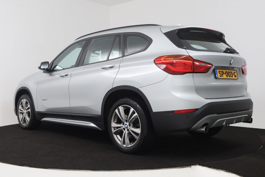 BMW X1 SDrive20i Executive (NL-auto, Goed OnderH, Navi, Sportstoelen, Led, Climate Con, Parkeersensoren, Etc)