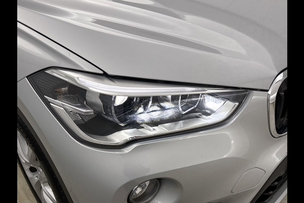 BMW X1 SDrive20i Executive (NL-auto, Goed OnderH, Navi, Sportstoelen, Led, Climate Con, Parkeersensoren, Etc)