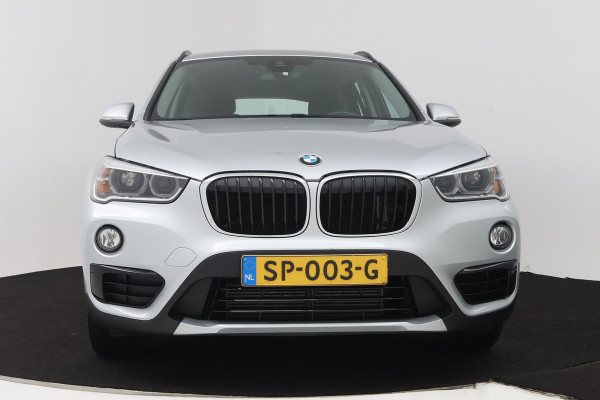 BMW X1 SDrive20i Executive (NL-auto, Goed OnderH, Navi, Sportstoelen, Led, Climate Con, Parkeersensoren, Etc)