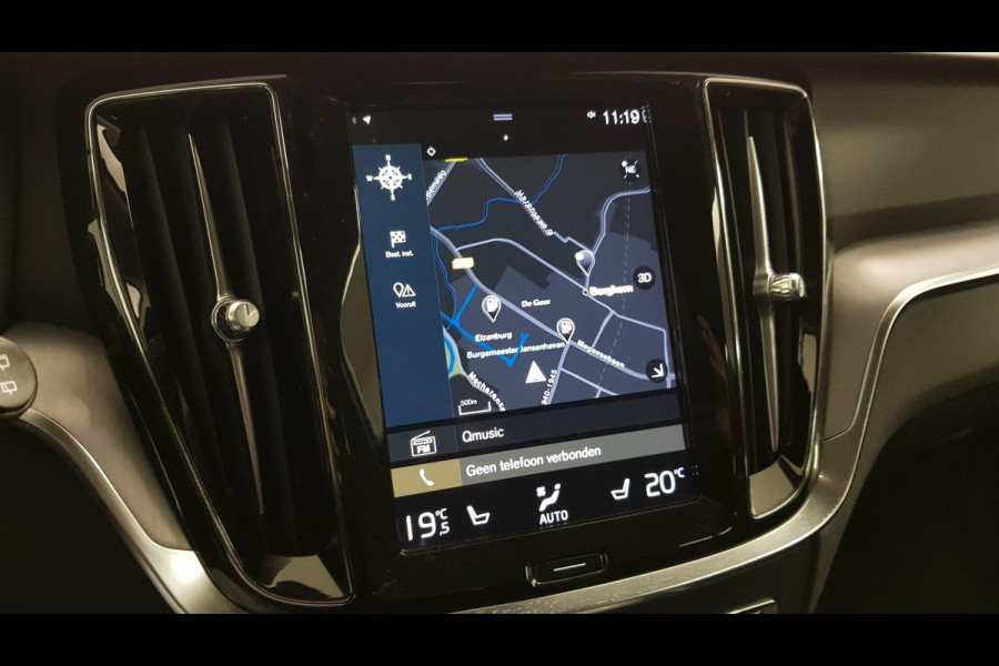 Volvo V60 2.0 B4 197 pk Automaat Momentum Pro Navigatie Climate control Adaptive cruise Control Led DAB Electrisch bedienbare achterklep Parkeer sensoren