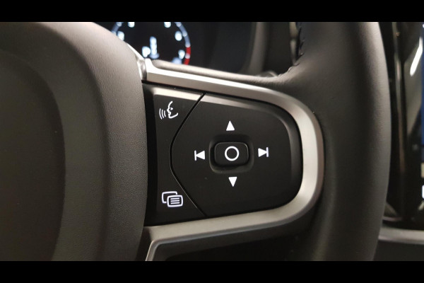 Volvo V60 2.0 B4 197 pk Automaat Momentum Pro Navigatie Climate control Adaptive cruise Control Led DAB Electrisch bedienbare achterklep Parkeer sensoren