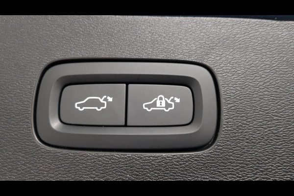 Volvo V60 2.0 B4 197 pk Automaat Momentum Pro Navigatie Climate control Adaptive cruise Control Led DAB Electrisch bedienbare achterklep Parkeer sensoren