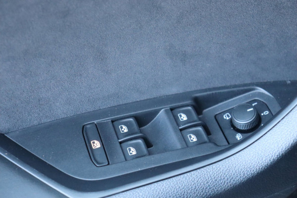 Škoda Kodiaq 1.5 TSI Sportline Business org.NL schuifdak stuur+stoelverw. el.klep camera canton