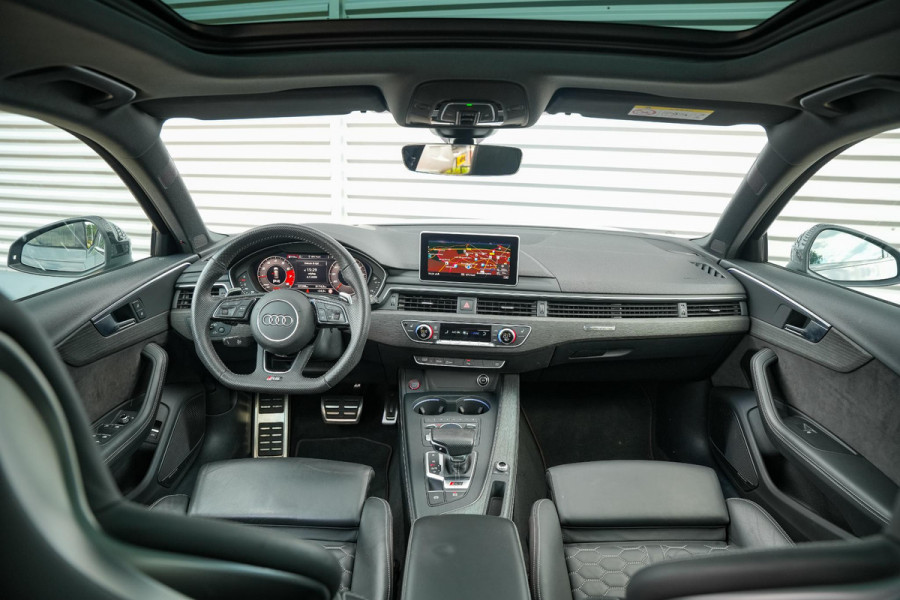 Audi A4 Avant 2.9 TFSI RS 4 quattro Panoramadak Keramisch B&O Leer Cruise Camera CarPlay