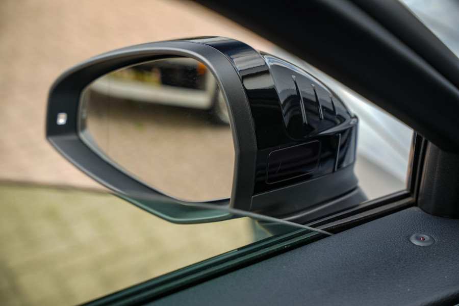 Audi A4 Avant 2.9 TFSI RS 4 quattro Panoramadak Keramisch B&O Leer Cruise Camera CarPlay