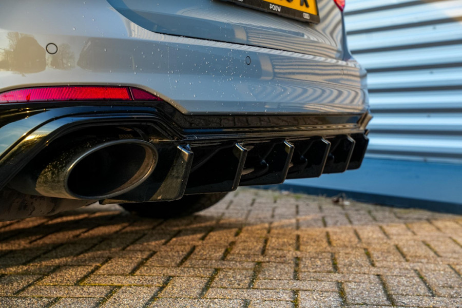 Audi A4 Avant 2.9 TFSI RS 4 quattro Panoramadak Keramisch B&O Leer Cruise Camera CarPlay