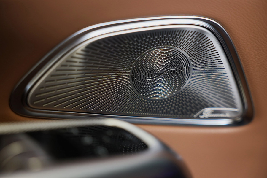 Mercedes-Benz E-Klasse 400 e 4MATIC AMG 53 Look / Hyperscreen / Massage / Burmester / Head Up / Luchtvering / Leder / Pano / 20 In