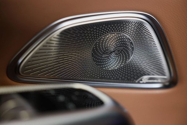 Mercedes-Benz E-Klasse 400 e 4MATIC AMG 53 Look / Hyperscreen / Massage / Burmester / Head Up / Luchtvering / Leder / Pano / 20 In