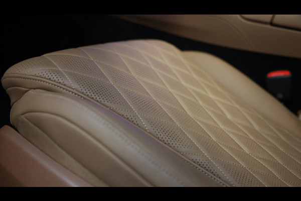 Mercedes-Benz E-Klasse 400 e 4MATIC AMG 53 Look / Hyperscreen / Massage / Burmester / Head Up / Luchtvering / Leder / Pano / 20 In