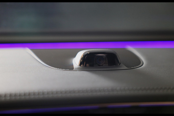 Mercedes-Benz E-Klasse 400 e 4MATIC AMG 53 Look / Hyperscreen / Massage / Burmester / Head Up / Luchtvering / Leder / Pano / 20 In