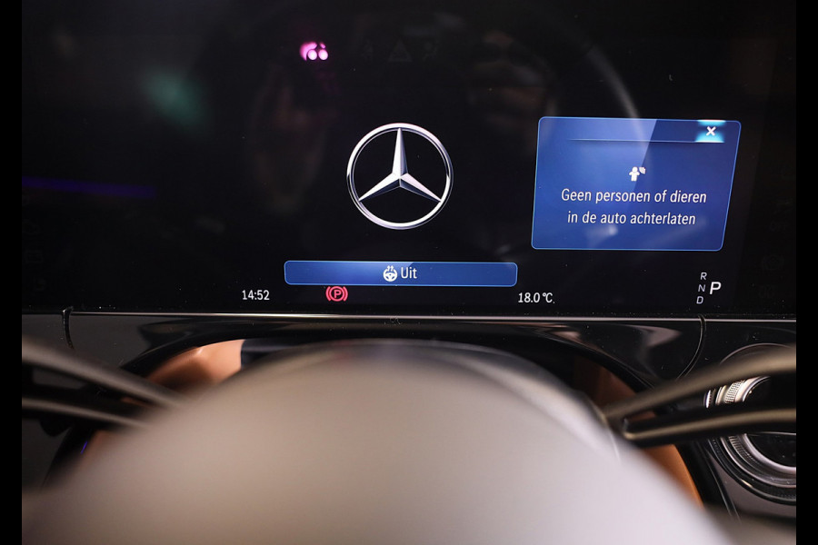Mercedes-Benz E-Klasse 400 e 4MATIC AMG 53 Look / Hyperscreen / Massage / Burmester / Head Up / Luchtvering / Leder / Pano / 20 In