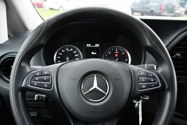 Mercedes-Benz Vito 116 CDI L2 PB Edition Camera, Cruise, Carplay, LED, Automaat, 164pk, Trekhaak, Stoelverwarming, Sensoren, Uniek!