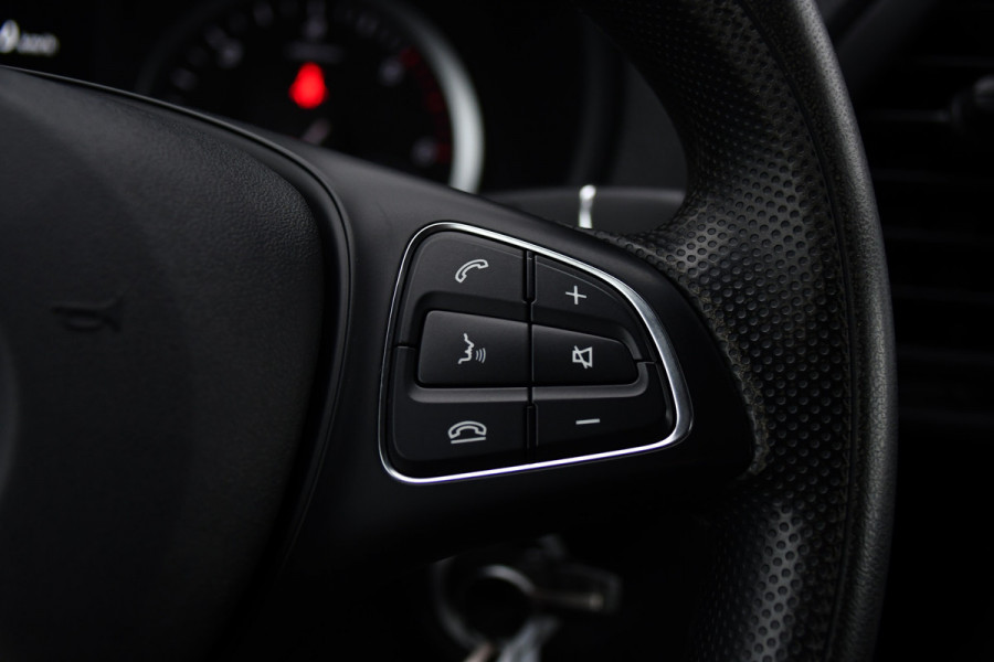 Mercedes-Benz Vito 116 CDI L2 PB Edition Camera, Cruise, Carplay, LED, Automaat, 164pk, Trekhaak, Stoelverwarming, Sensoren, Uniek!