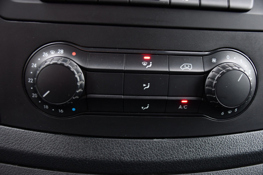 Mercedes-Benz Vito 116 CDI L2 PB Edition Camera, Cruise, Carplay, LED, Automaat, 164pk, Trekhaak, Stoelverwarming, Sensoren, Uniek!