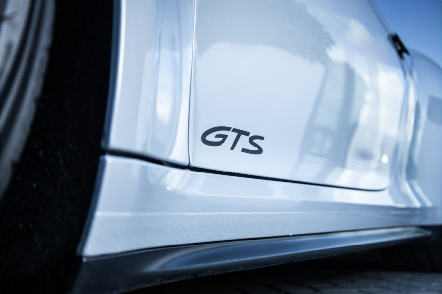 Porsche 911 Cabrio 3.0 Carrera 4 GTS - Sport Chrono + | Burmester | Lift | Stoelkoeling | 360 Camera