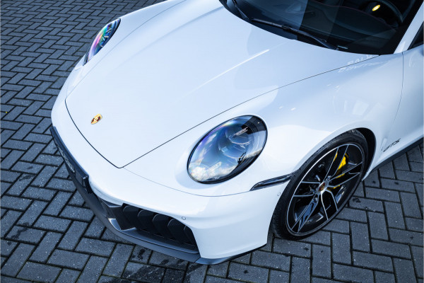 Porsche 911 Cabrio 3.0 Carrera 4 GTS - Sport Chrono + | Burmester | Lift | Stoelkoeling | 360 Camera
