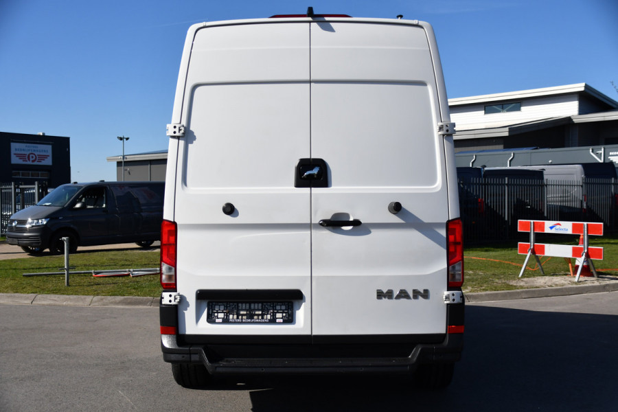 MAN TGE 30 2.0 L3H3 PB Edition Camera, Carplay, Automaat, LED, Automaat, 140pk, Multimedia, Uniek!