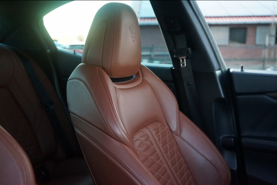 Maserati Ghibli 2.0 MHEV GranSport GT 330PK Pano/B&W/21"/Sport-seats/Full-Nero