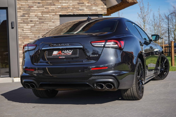 Maserati Ghibli 2.0 MHEV GranSport GT 330PK Pano/B&W/21"/Sport-seats/Full-Nero