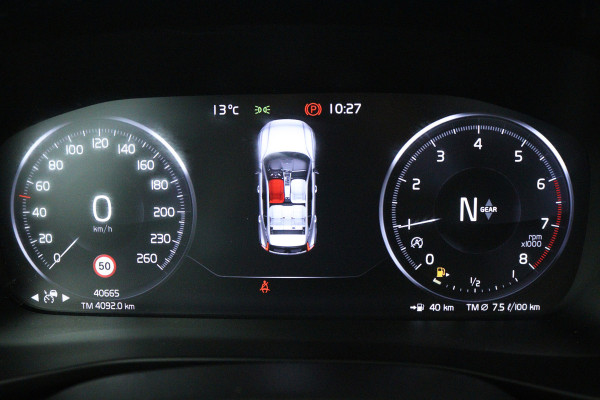 Volvo XC40 1.5 T3 Inscription (PANORAMADAK, H&K AUDIO, CAMERA, STOEL/STUUR VERWARMING, ELEKTR STOELEN, NAVIGATIE, CRUISE CONTROL)