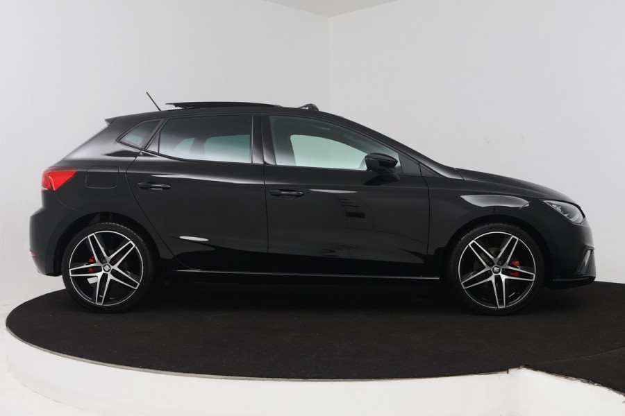 Seat Ibiza 1.0 TSI FR Business Intense (PANORAMADAK, DIGITALE COCKPIT, CARPLAY, ACHTERUITRIJCAMERA, SENSOREN)