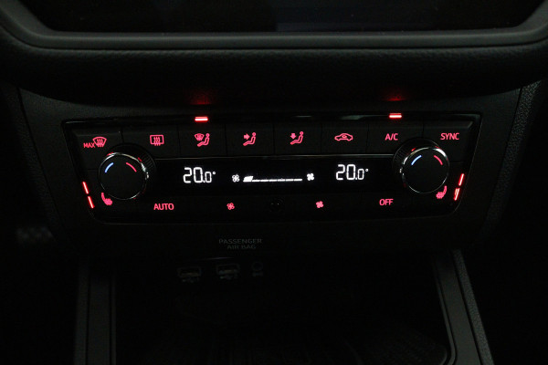 Seat Ibiza 1.0 TSI FR Business Intense (PANORAMADAK, DIGITALE COCKPIT, CARPLAY, ACHTERUITRIJCAMERA, SENSOREN)