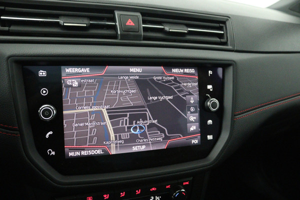 Seat Ibiza 1.0 TSI FR Business Intense (PANORAMADAK, DIGITALE COCKPIT, CARPLAY, ACHTERUITRIJCAMERA, SENSOREN)