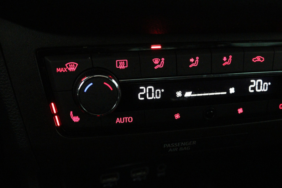 Seat Ibiza 1.0 TSI FR Business Intense (PANORAMADAK, DIGITALE COCKPIT, CARPLAY, ACHTERUITRIJCAMERA, SENSOREN)