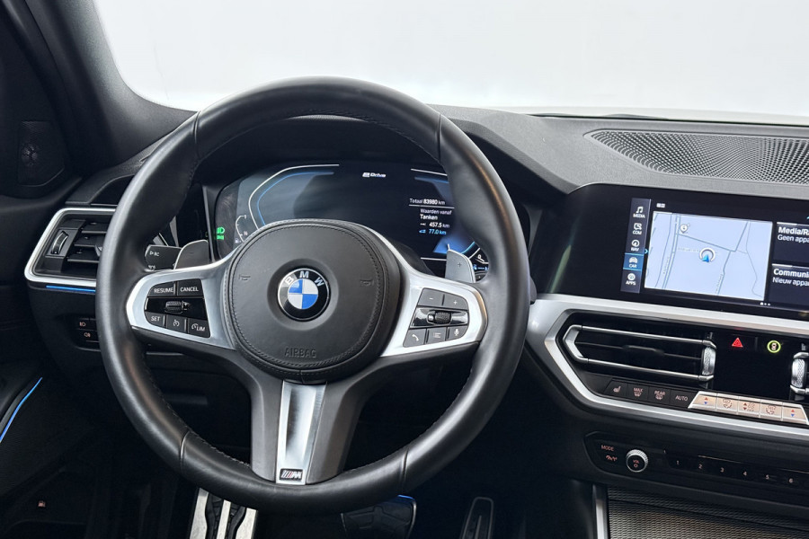 BMW 3-serie 330e eDrive Edition M Sport (HARMAN/KARDON, M-PAKKET, STOELVERWAMRING, DEALER ONDERHOUDEN)