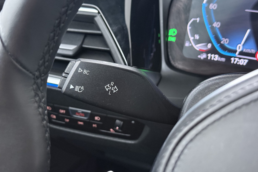 BMW 3-serie 330e eDrive Edition M Sport (HARMAN/KARDON, M-PAKKET, STOELVERWAMRING, DEALER ONDERHOUDEN)