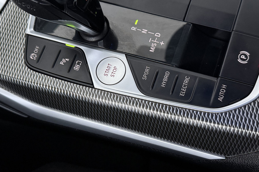 BMW 3-serie 330e eDrive Edition M Sport (HARMAN/KARDON, M-PAKKET, STOELVERWAMRING, DEALER ONDERHOUDEN)