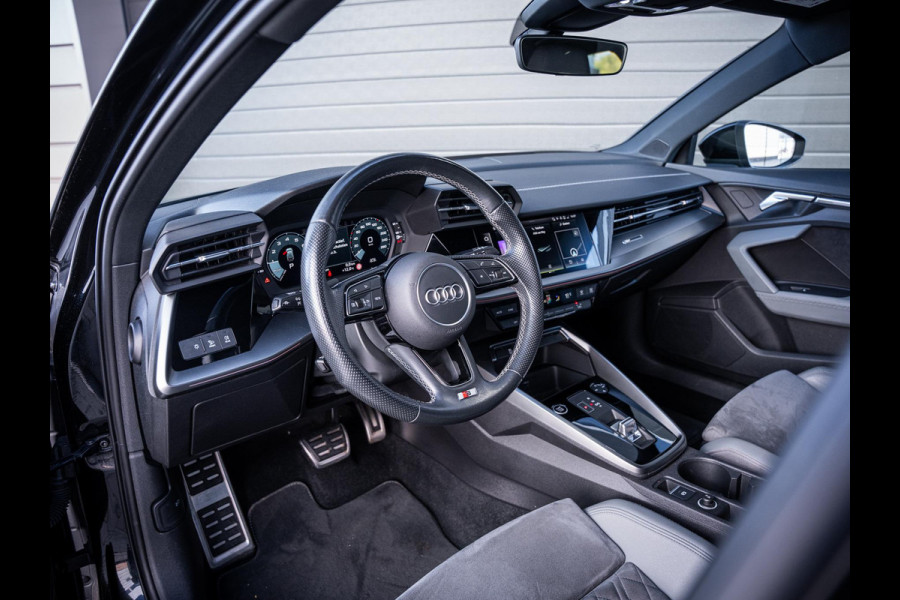 Audi A3 Sportback 35 TFSI edition one S-Line l Black-Edit. l Trekh. l RS-Seats l Matrix l 19'' l Apple Cplay