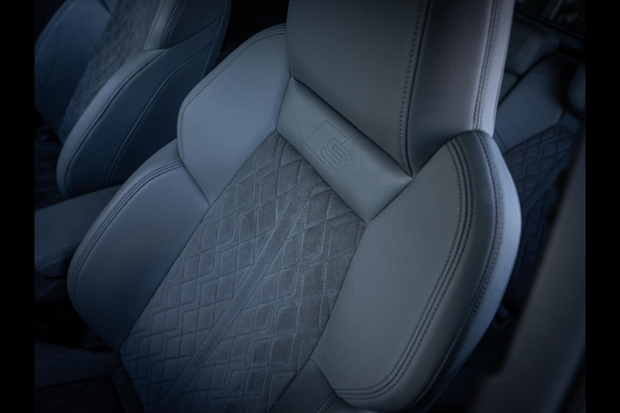 Audi A3 Sportback 35 TFSI edition one S-Line l Black-Edit. l Trekh. l RS-Seats l Matrix l 19'' l Apple Cplay