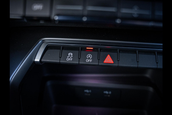 Audi A3 Sportback 35 TFSI edition one S-Line l Black-Edit. l Trekh. l RS-Seats l Matrix l 19'' l Apple Cplay