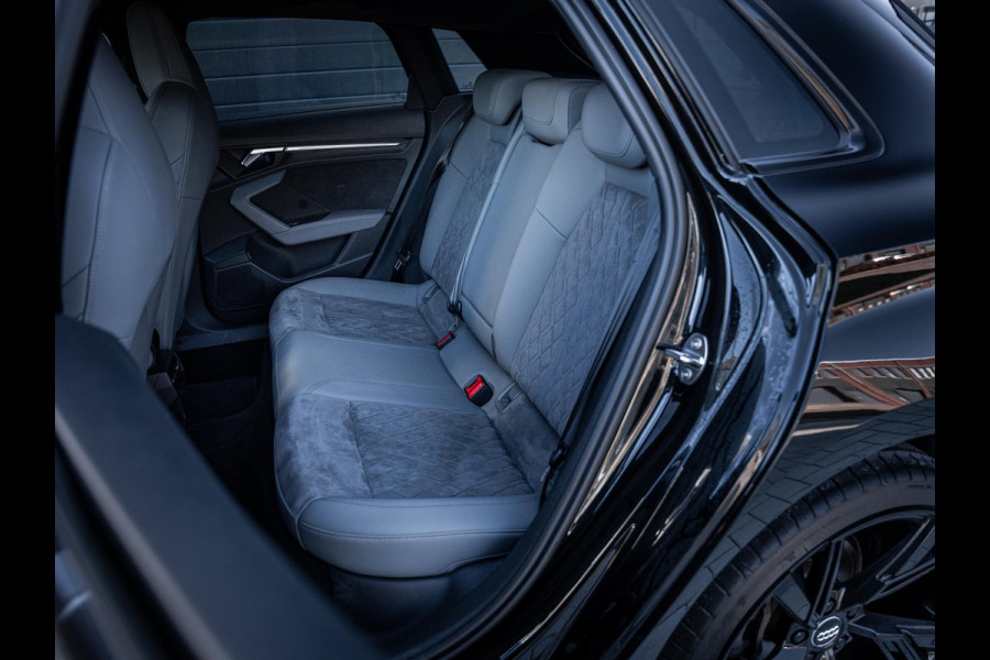 Audi A3 Sportback 35 TFSI edition one S-Line l Black-Edit. l Trekh. l RS-Seats l Matrix l 19'' l Apple Cplay