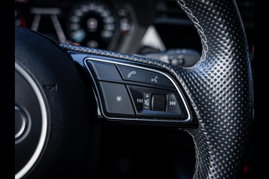 Audi A3 Sportback 35 TFSI edition one S-Line l Black-Edit. l Trekh. l RS-Seats l Matrix l 19'' l Apple Cplay