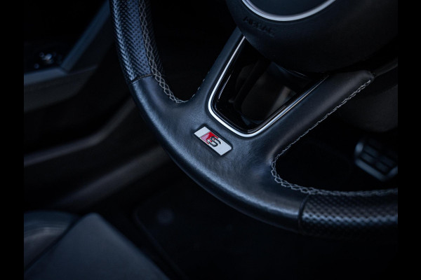 Audi A3 Sportback 35 TFSI edition one S-Line l Black-Edit. l Trekh. l RS-Seats l Matrix l 19'' l Apple Cplay