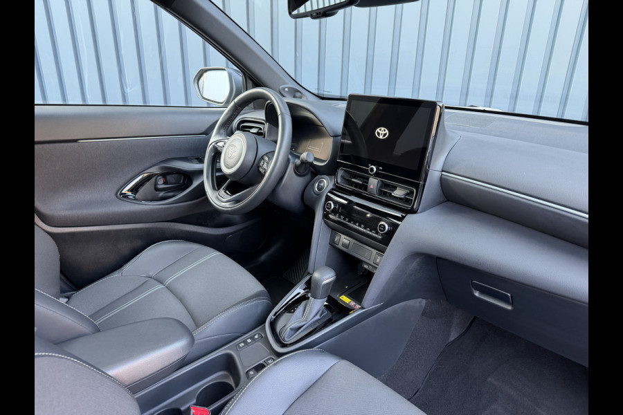 Toyota Yaris Cross 1.5 Hybrid 130 Launch Edition / Bi tone | Pano dak | Innovation Pack | Rijklaar!!