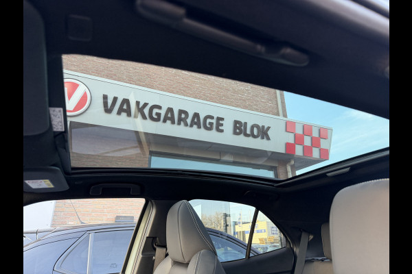 Toyota Yaris Cross 1.5 Hybrid 130 Launch Edition / Bi tone | Pano dak | Innovation Pack | Rijklaar!!