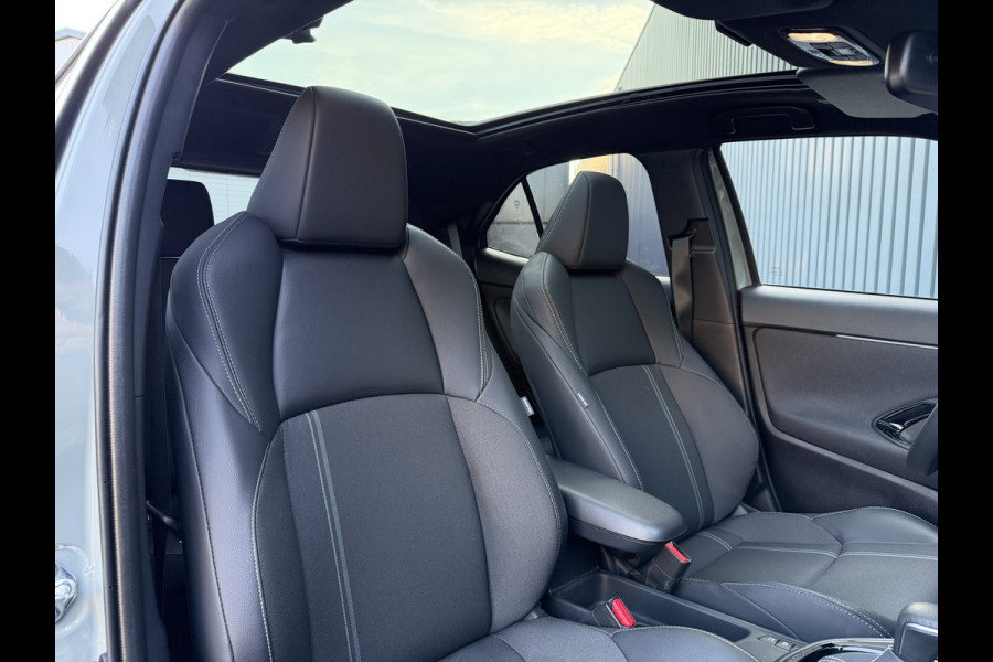 Toyota Yaris Cross 1.5 Hybrid 130 Launch Edition / Bi tone | Pano dak | Innovation Pack | Rijklaar!!