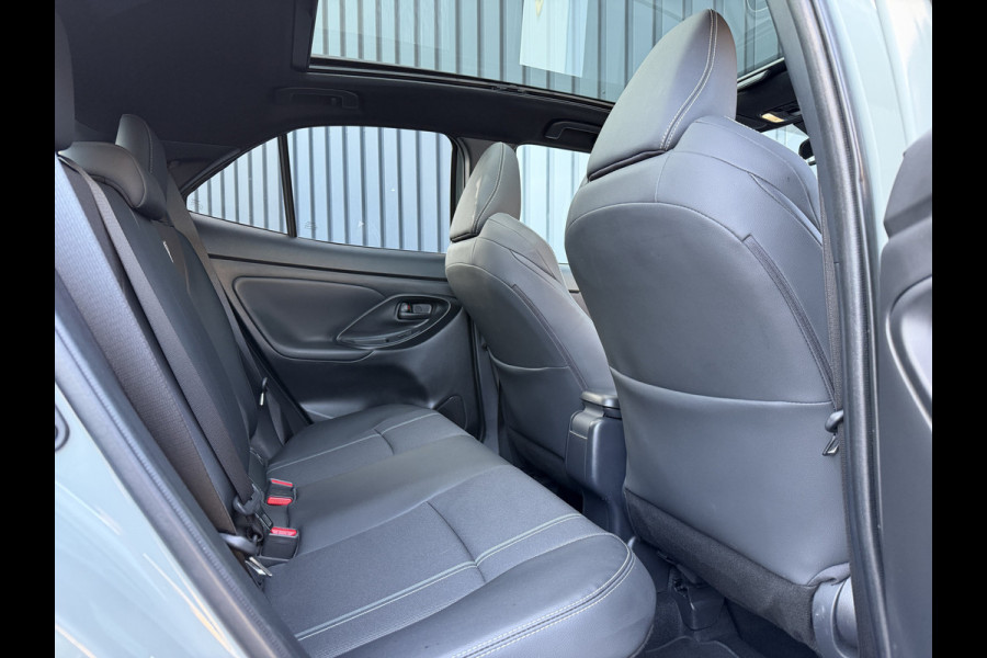 Toyota Yaris Cross 1.5 Hybrid 130 Launch Edition / Bi tone | Pano dak | Innovation Pack | Rijklaar!!