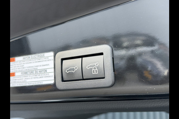 Toyota Yaris Cross 1.5 Hybrid 130 Launch Edition / Bi tone | Pano dak | Innovation Pack | Rijklaar!!