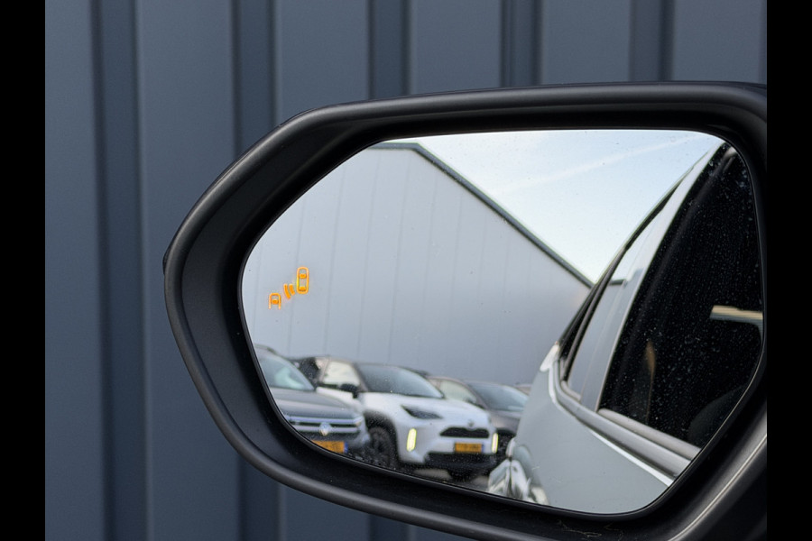 Toyota Yaris Cross 1.5 Hybrid 130 Launch Edition / Bi tone | Pano dak | Innovation Pack | Rijklaar!!